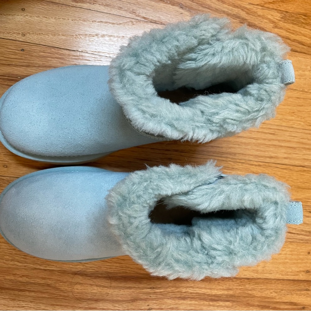 UGG Boots NWOT - Picture 5 of 10